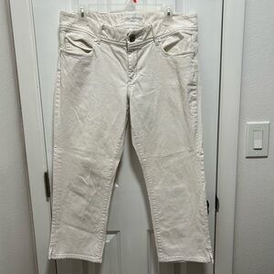 Classic White Capri Women’s Pants